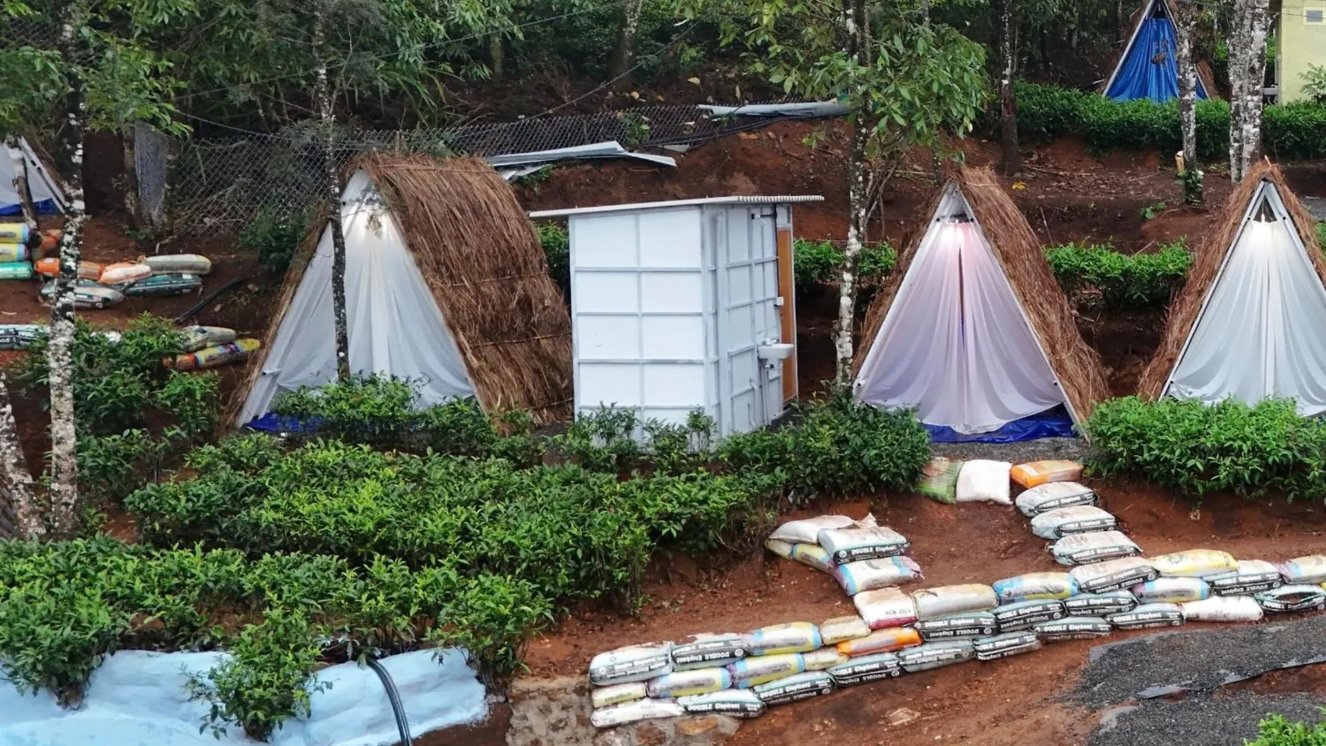 Soon Tents Vagamon 0*,  Inde